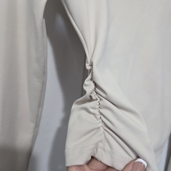 Shein Tall Scoop Neck Ruched Size Long sleeve Beige Cropped Top Size XS - Picture 6 of 9